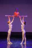Преподавательский состав «Этинсель» является действующим исполнительским составом ансамбля современного танца Креатив-балет «Авангард»