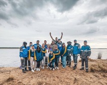 Работники Ново-Уренгойского ЛПУМГ на уборке берегов реки Пур