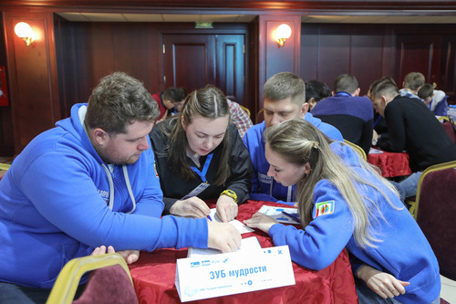 В Сургут для участия в интеллектуальных играх съехались представители 13 дочерних обществ ПАО "Газпром" (Фото: Оксана Платоненко)
