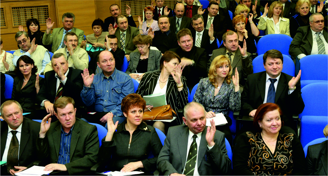 Первомайская демонстрация. 2002 год (Фото из архива ООО "Газпром трансгаз Сургут")