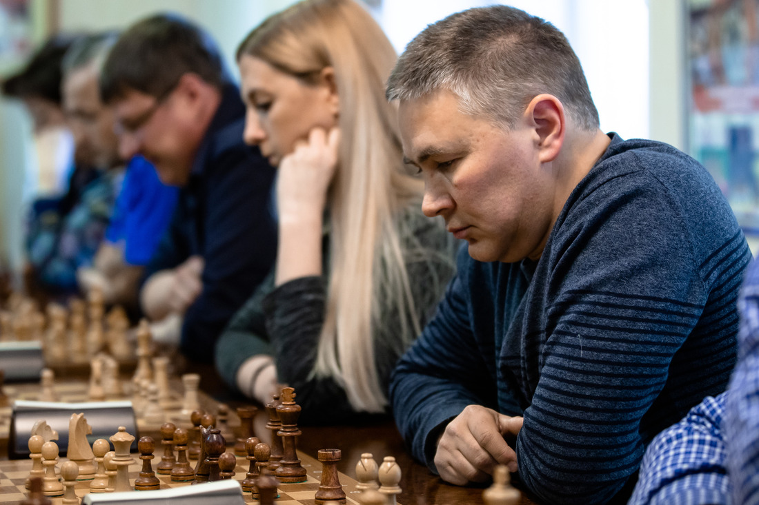 Самые тихие и спокойные битвы были на шахматных турнирах (Фото — Сергей Бородин)