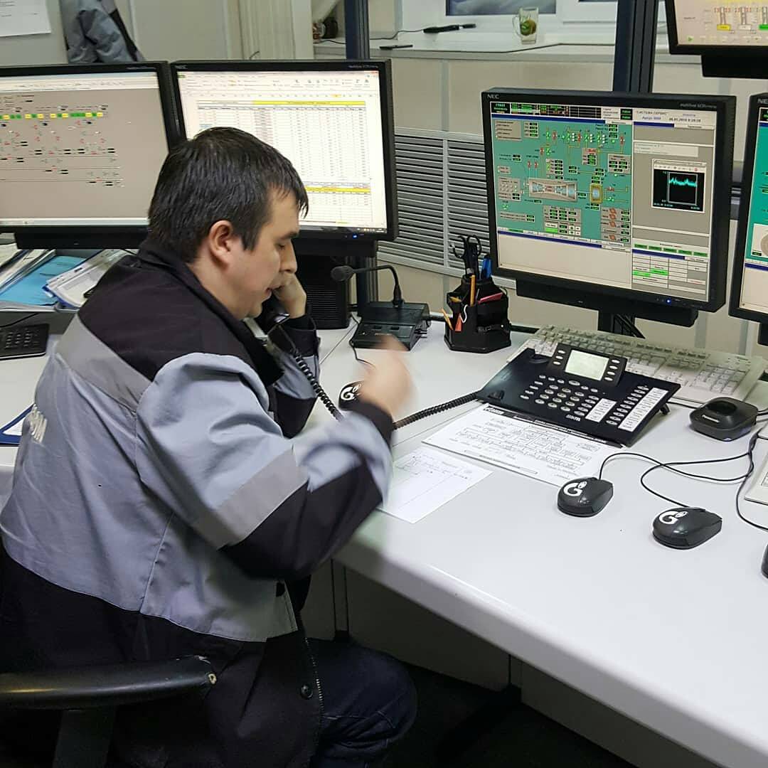 Оперативный персонал принимает вводную задачу (Фото — Ново-Уренгойское ЛПУМГ)