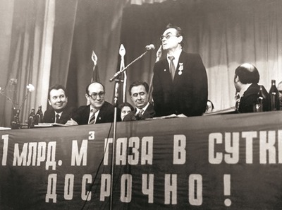 «Есть, чем гордиться и что сказать» — Леонид Должиков выступает на торжественном собрании