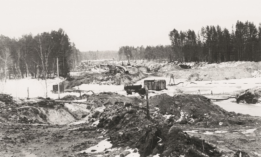 Сложный участок на переходе к КС-9. 1978 год (Фото из архива ООО "Газпром трансгаз Сургут")