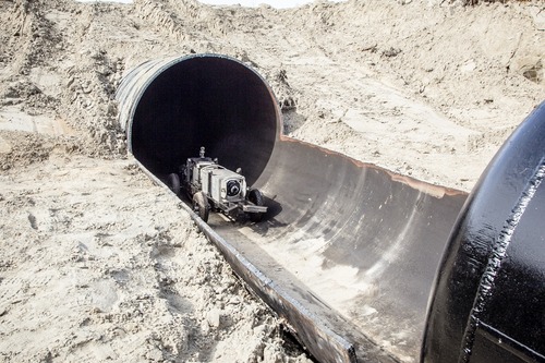 В газопровод отправляют снаряд-дефектоскоп (Фото — Оксана Платоненко)