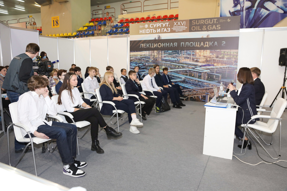 Девятиклассники сургутских школ познакомились с деятельностью "Газпром-класса" (Фото: Оксана Платоненко)