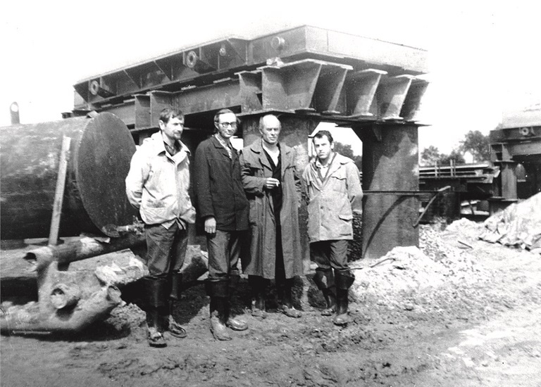Строительство агрегата Южно-Балыкской КС-5. 1980 год. (Фото из архива ООО "Газпром трансгаз Сургут")