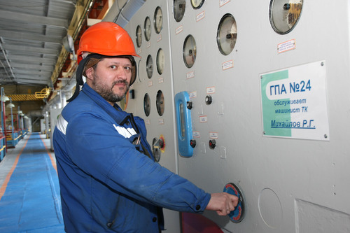 Специалисты компрессорной станции намерены новый год встретить с обновленным оборудованием (Фото — Юрий Меремкулов)