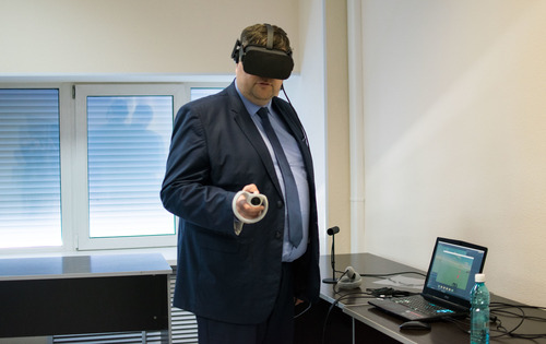 Победитель конференции представил проект по созданию виртуальной реальности технологических трубопроводов (Фото — Юрий Меремкулов)