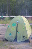 Даже обычные палатки после небольшого украшения стали частью приветственной программы