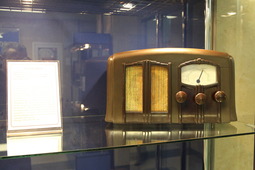 В разработке радиоприемника VEFAR 2BD\39 участвовал гениальный конструктор Адольф Ирбитас