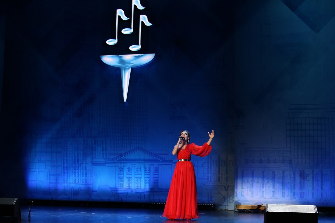 Елизавета Тейван исполнила арию Элизы «Я танцевать хочу!» из оперетты «Моя прекрасная леди» (Фото — Юрий Меремкулов)