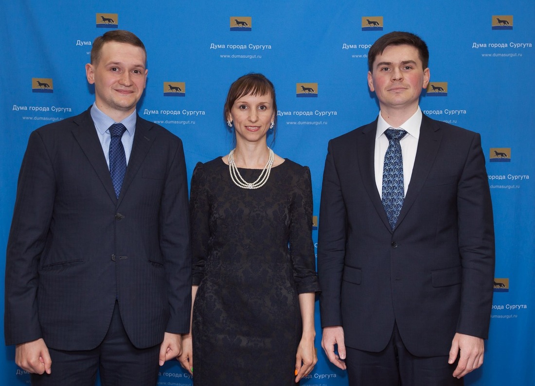 Герман Галкин (слева), Анна Кириченко и Юрий Стрелец (справа) — представят молодежь Сургута от газотранспортного предприятия (Фото Александр Андриенко)