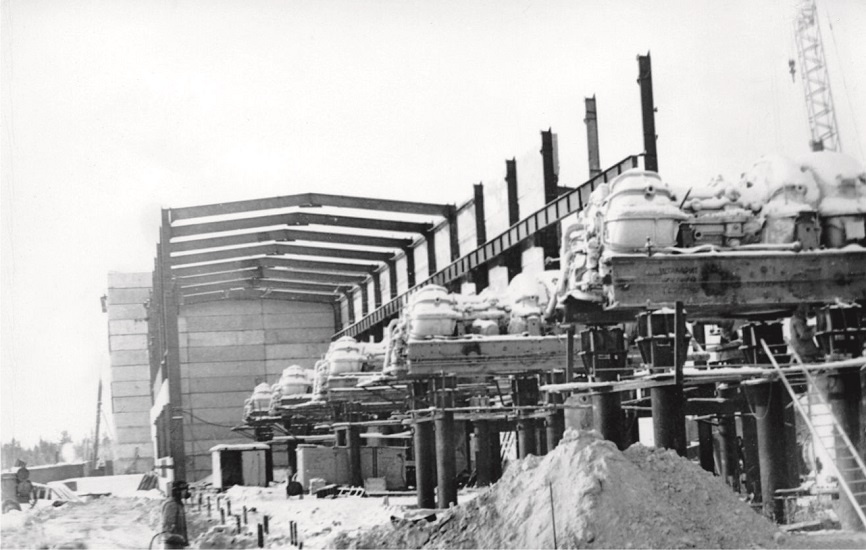 Строительство второго цеха КС-6 Самсоновского ЛПУМГ. 1979 год. (Фото из архива ООО "Газпром трансгаз Сургут")