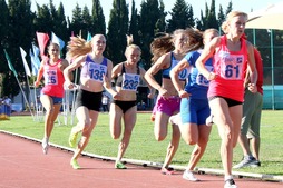 В рамках спартакиады ПАО "Газпром" женщинам необходимо было пробежать дистанции в 500 и 1000 м