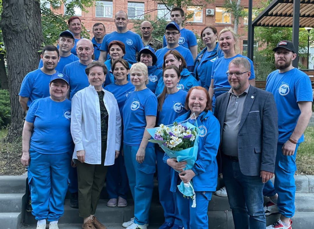Госпиталь посетила губернатор Югры Наталья Комарова и поблагодарила волонтеров и медперсонал