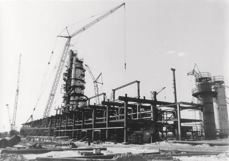 Строительство Завода по стабилизации газового конденсата (Фото из архива ООО "Газпром трансгаз Сургут")