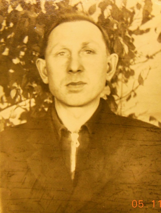 Мой дед: Тартачаков Гаврила Никодимович 1947г. (Фото из семейного архива Тартачакова)