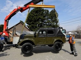 Газовики доставили в музейный центр отреставрированную машину (Фото — Юрий Меремкулов)
