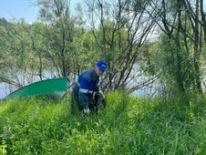 Субботник на берегу реки Демьянка. Фото — Юрий Меремкулов