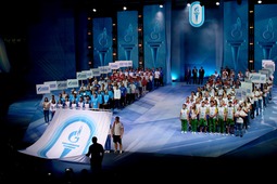 В «Адлер-Арене» состоялась торжественная церемония открытия Спартакиады, которую провели известные спортивные комментаторы Ольга Богословская и Виктор Гусев.